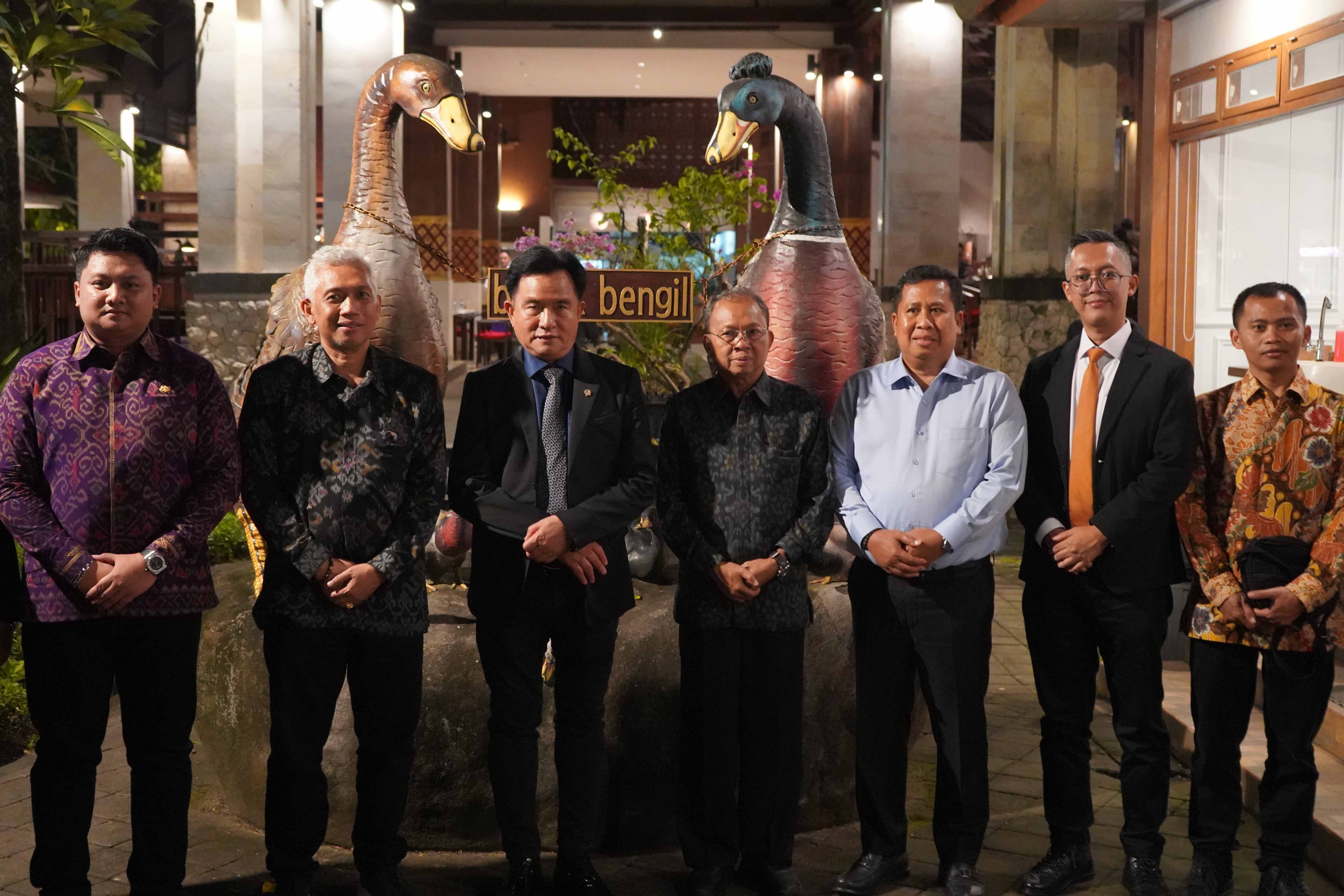 Makan Malam Bapak Gubernur Bali dengan Kemenko Kumham Imipas